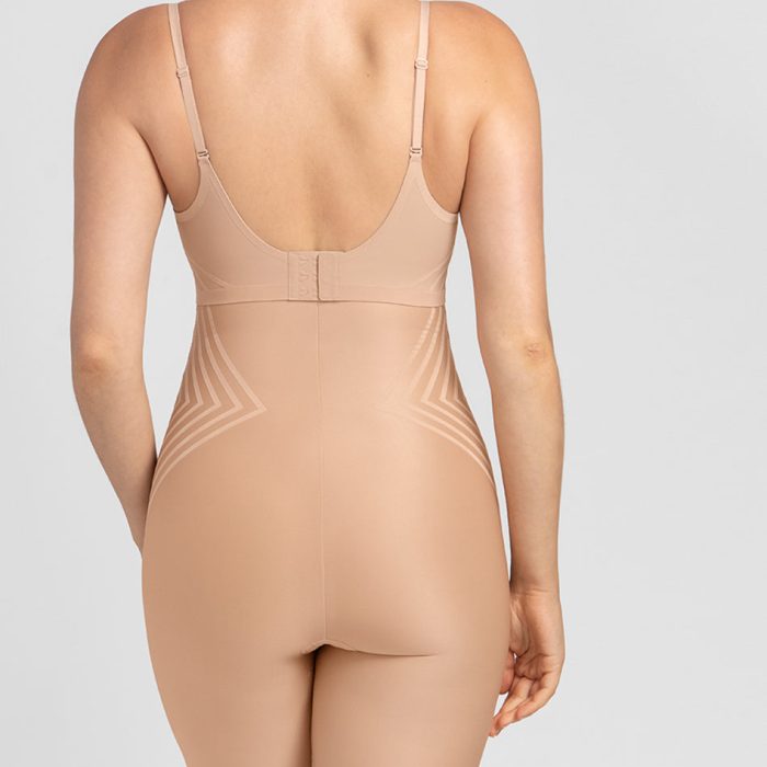 SilhouetteHighWaistShort-Model-Sand-M-Elle-Back.jpg