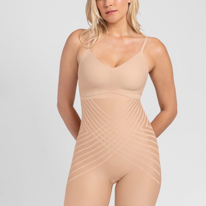 SilhouetteHighWaistShort-Model-Sand-M-Elle-Front.jpg
