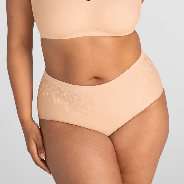 SilhouetteRBrief-Model-Blush-1X-Julia-Front.jpg