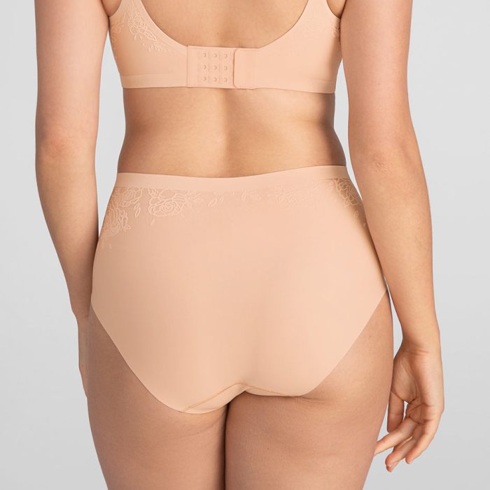 SilhouetteRBrief-Model-Blush-M-Elle-Back.jpg