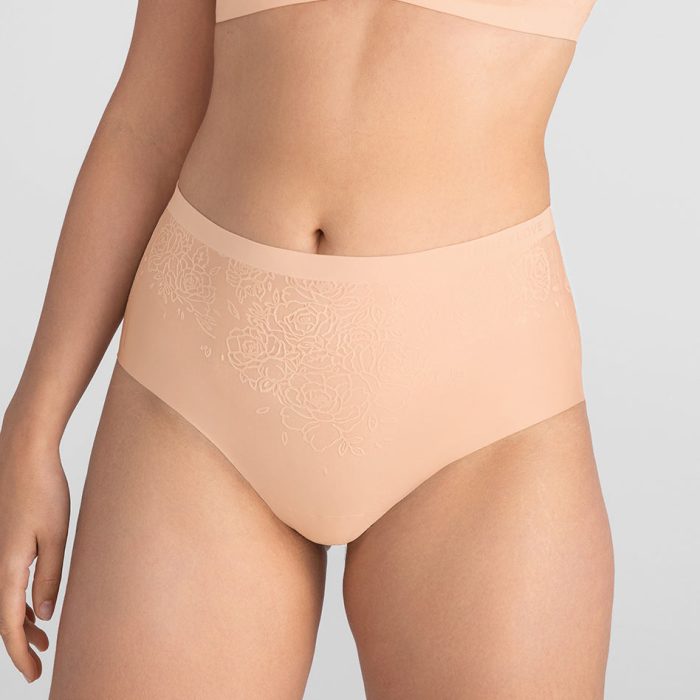SilhouetteRBrief-Model-Blush-M-Elle-Front.jpg