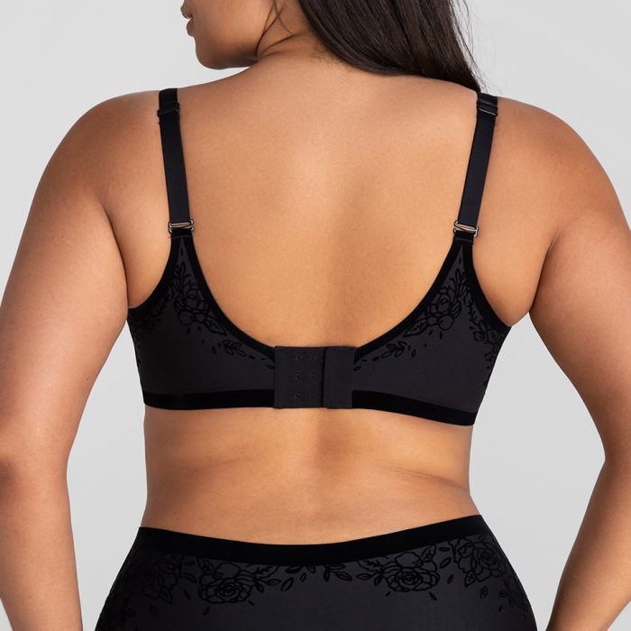 SilhouetteRosesBra-Model-Vamp-1X-Julia-Back.jpg