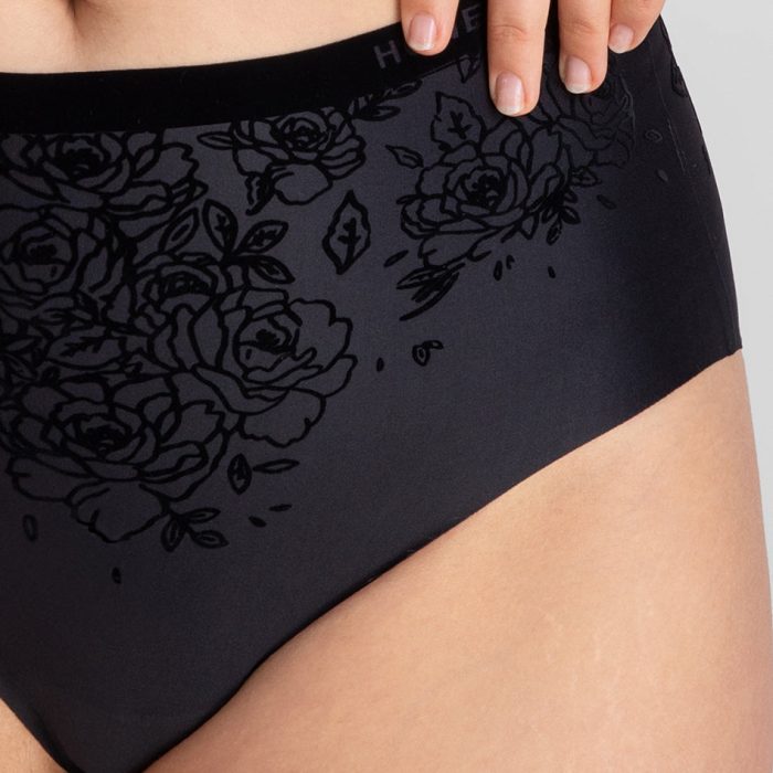 SilhouetteRosesBrief-ZoomIn-Vamp.jpg