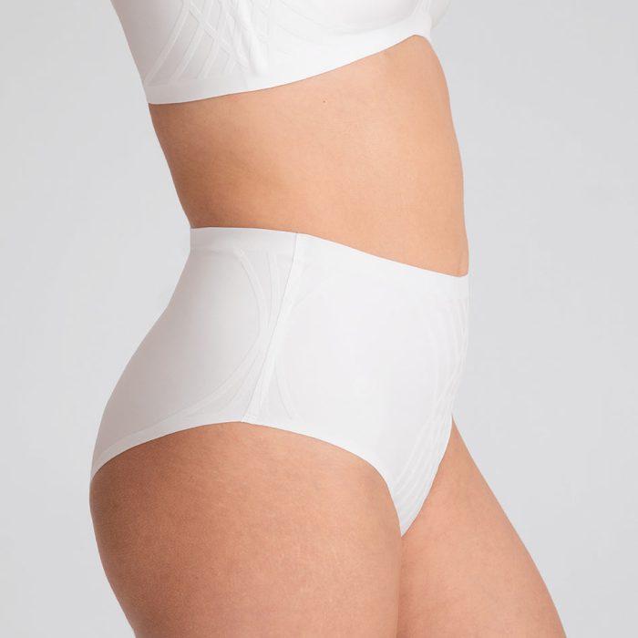 Silhouette_Brief-Model-Astral-M-Elle-Side.jpg