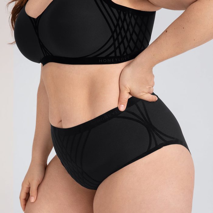 Silhouette_Brief-Model-Vamp-1X-Brianna-Side.jpg