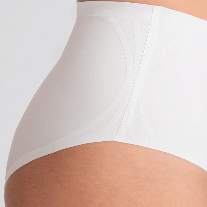 Silhouette_Brief-ZoomIn-Astral.jpg