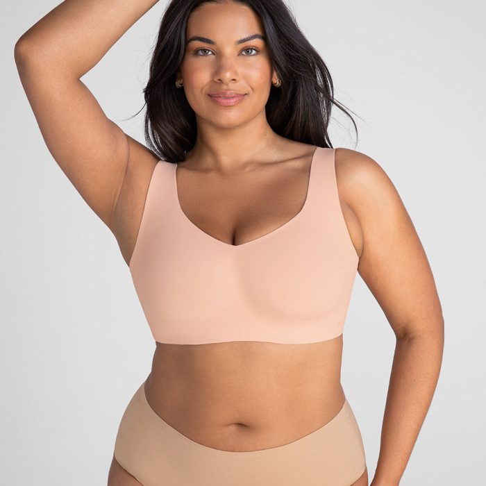 SoftFormBra-Model-Blush-1X-Julia-Front.jpg