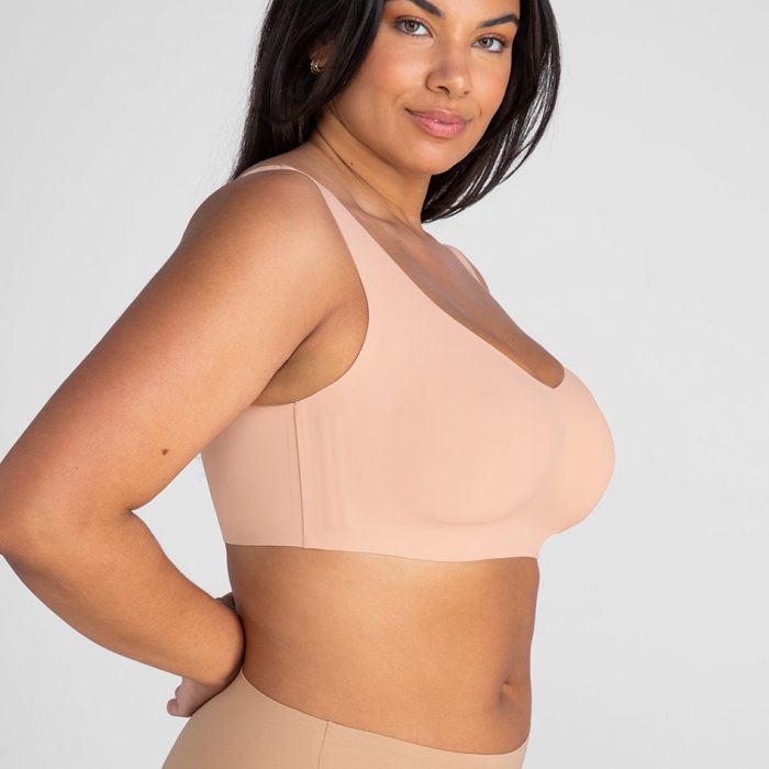SoftFormBra-Model-Blush-1X-Julia-Side.jpg