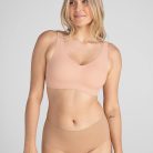 SoftFormBra-Model-Blush-M-Elle-Front.jpg