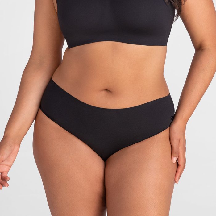SoftFormCottonMRB-Model-Vamp-1X-Julia-Front.jpg