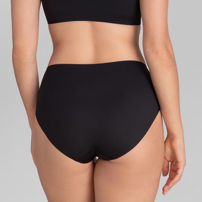 SoftFormHighRiseBrief-Model-Vamp-M-Elle-Back.jpg