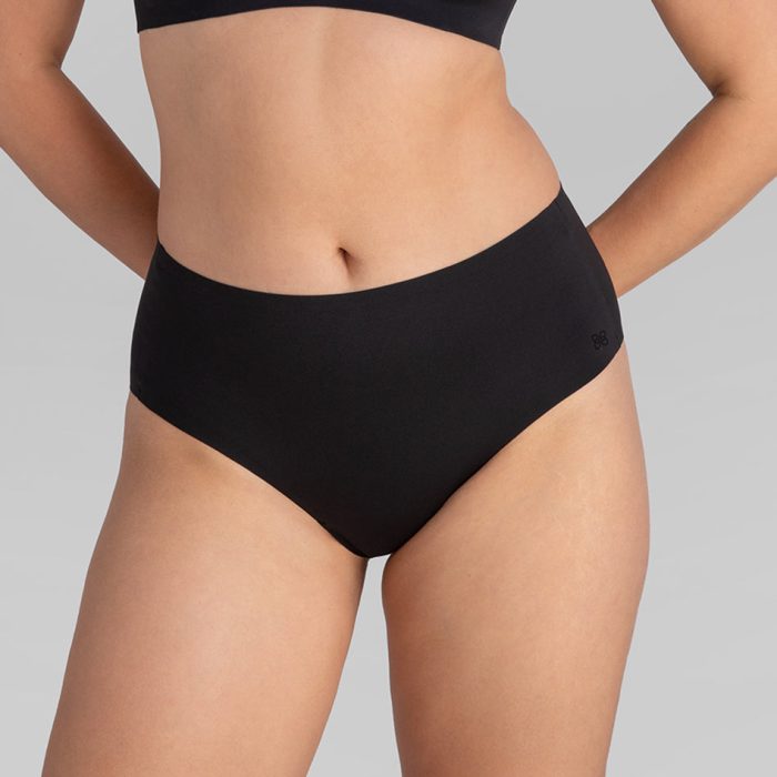 SoftFormHighRiseBrief-Model-Vamp-M-Elle-Front.jpg