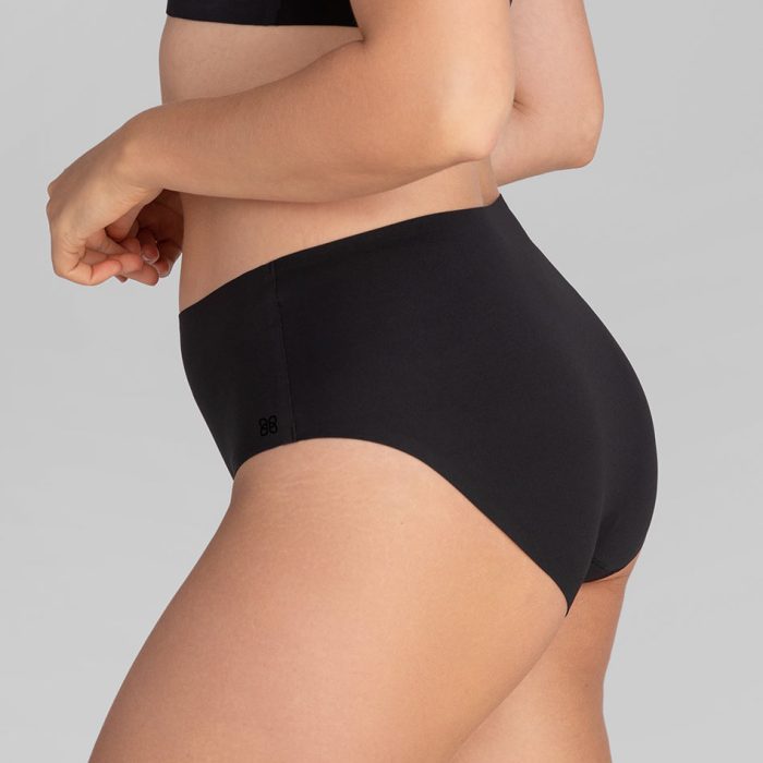 SoftFormHighRiseBrief-Model-Vamp-M-Elle-Side.jpg