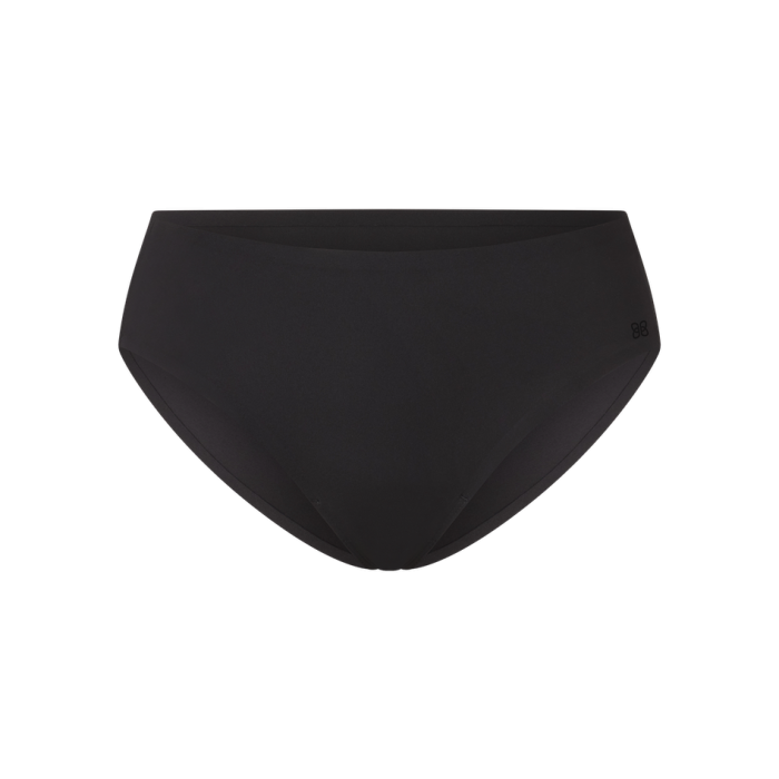 SoftFormMidRiseBrief-Mannequin-Vamp-Front.png