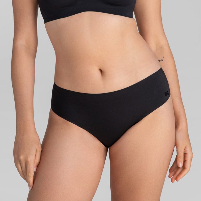SoftFormMidRiseBrief-Model-Vamp-M-Elle-Front.jpg