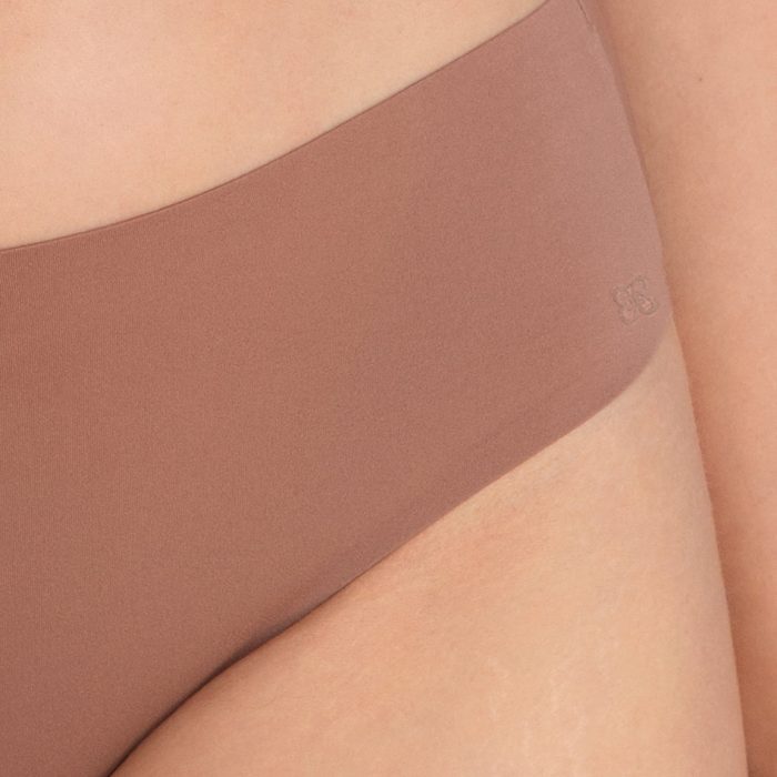 SoftFormMidRiseBrief-ZoomIn-Toffee.jpg