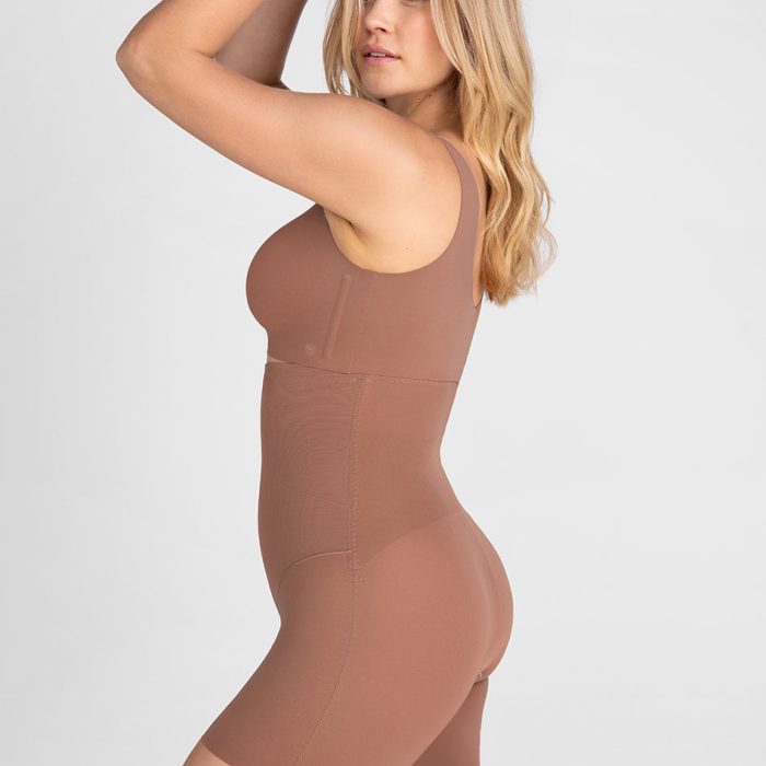 SuperPowerGirlShort-Model-Toffee-M-Elle-Side.jpg