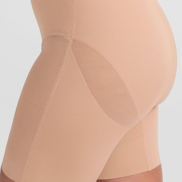 SuperPowerMidWaistShort-ZoomIn-Sand.jpg