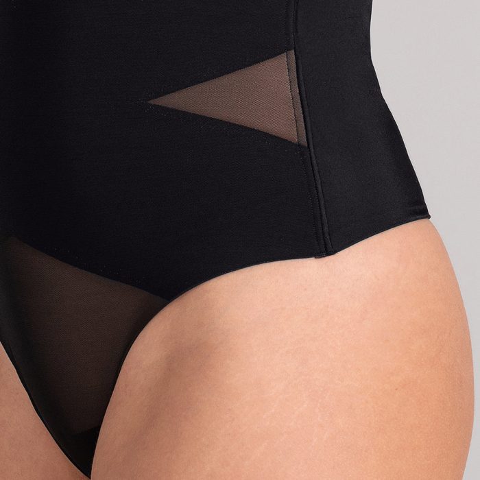 SuperPowerThong-ZoomIn-Runway.jpg