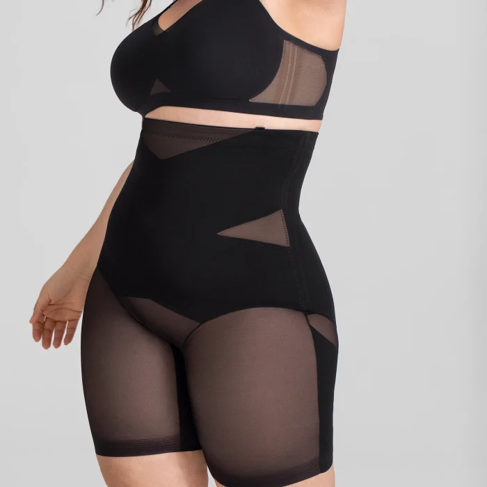 SuperPower_Short_Runway_1X_Brianna-side.webp