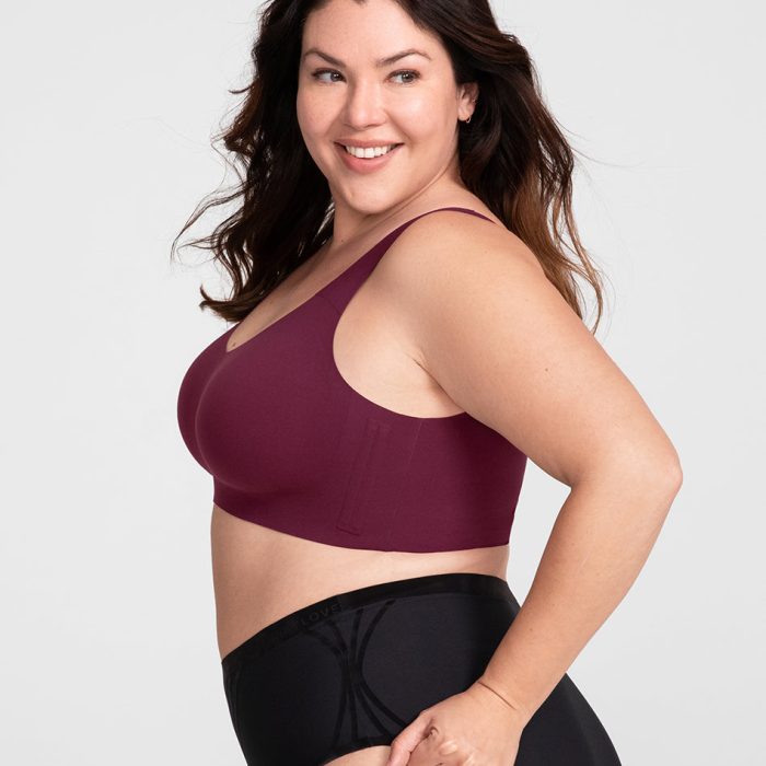 VNB-Model-Fig-1X-Natalie-Side.jpg
