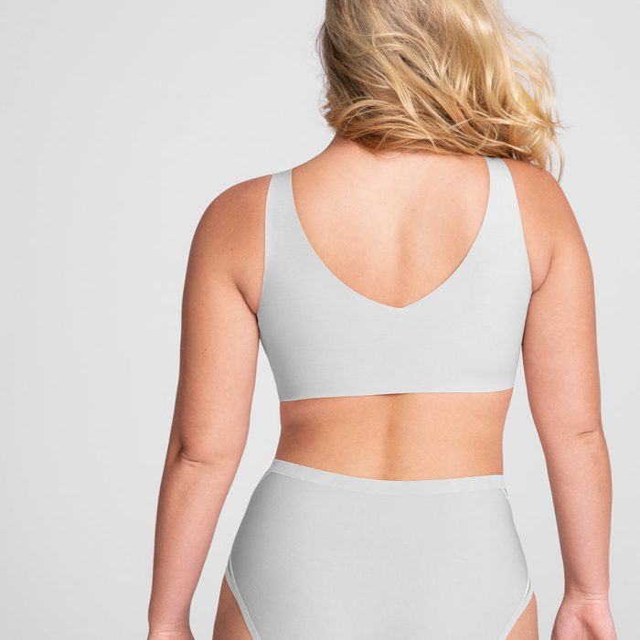VNB-Model-Moondust-L-McCallah-Back.jpg