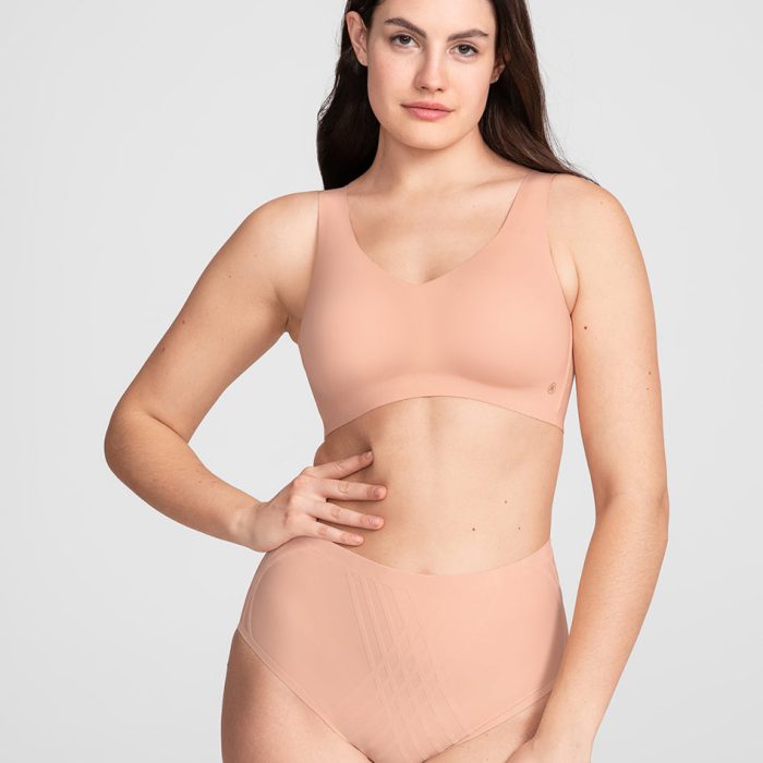 VNB-Model-Rose_Tan-M-Hannah-Front.jpg