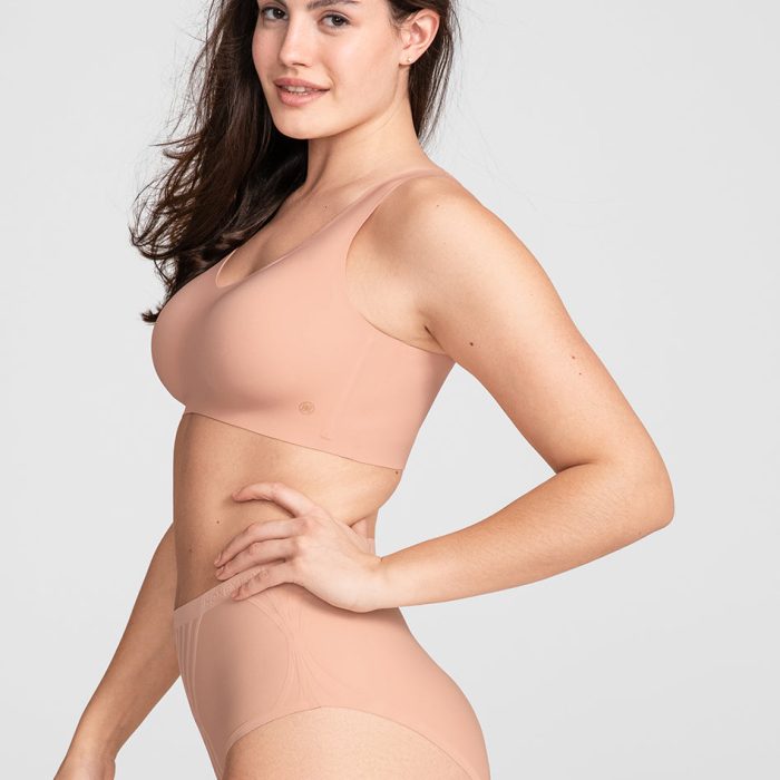 VNB-Model-Rose_Tan-M-Hannah-Side.jpg