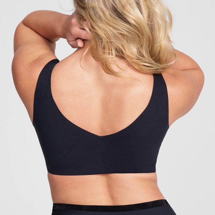 VNB-Model-Vamp-L-McCallah-Back.jpg