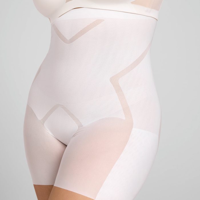 mesh_sculpt_hw_short-astral-1X-Tara_1696_R1_04a1d619-ee48-4621-908e-70e19615b00b.jpg