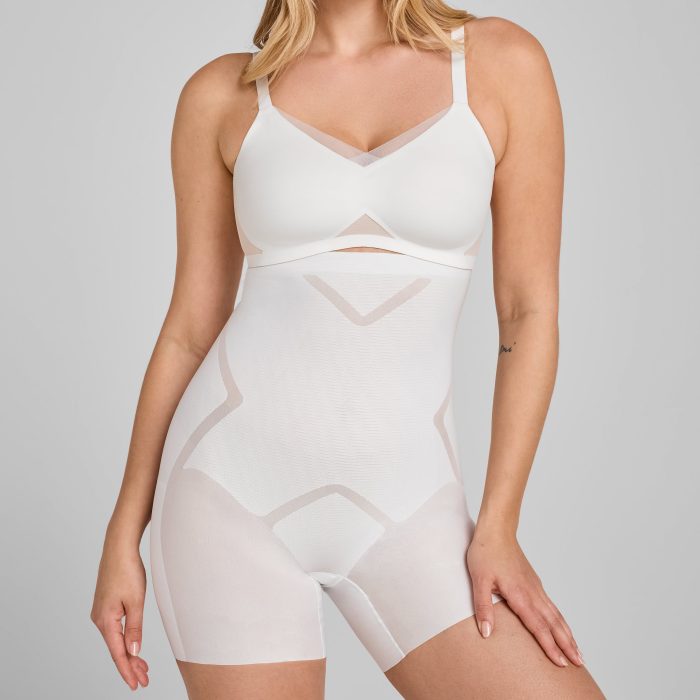 mesh_sculpt_hw_short-astral-M-Elle_1513_R1_5e3fe19b-1591-4b76-bf27-791b3776b804.jpg