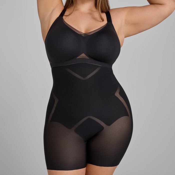 mesh_sculpt_hw_short-vamp-1X-Tara_1271_R1_e6bbe3ca-2b96-4164-b9f4-6e1ecf4ce4a5.jpg