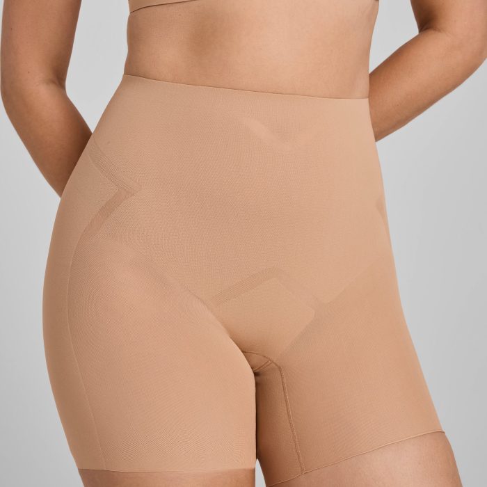mesh_sculpt_mw_short-sand-M-Elle_1813_R1.jpg
